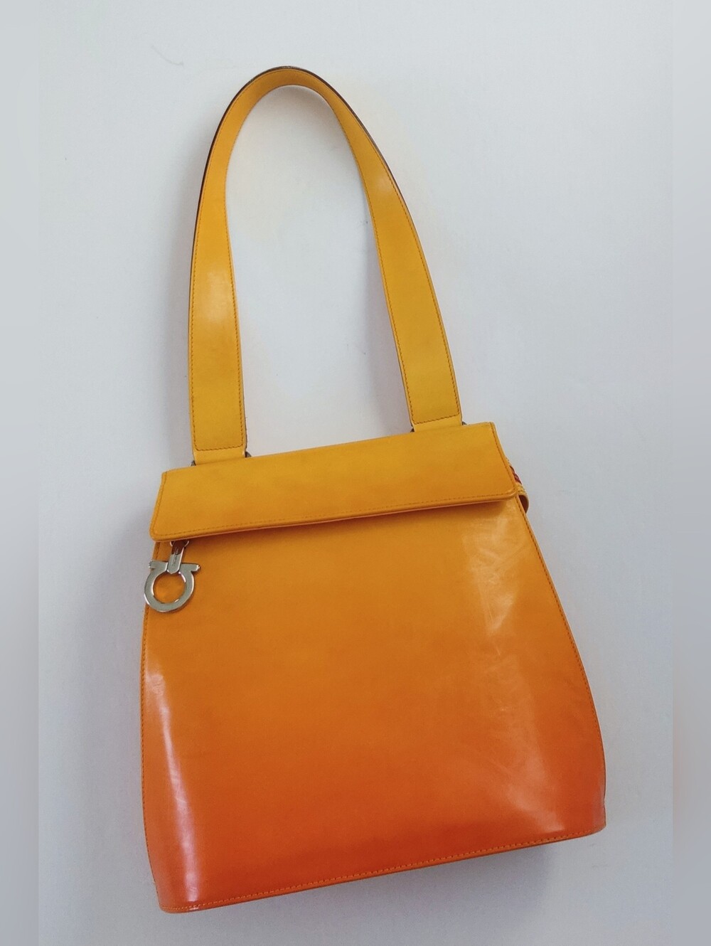 Salvatore Ferragamo Orange Gradient Italian Made Shoulder Bag. Pre-owned. - Picture 11 of 11